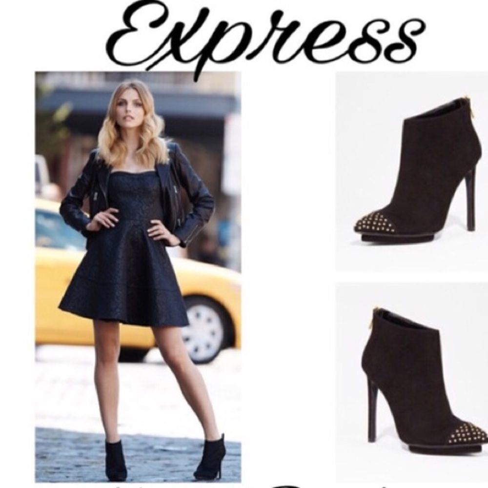 ✨HP✨Express Studded Ankle Booties✨